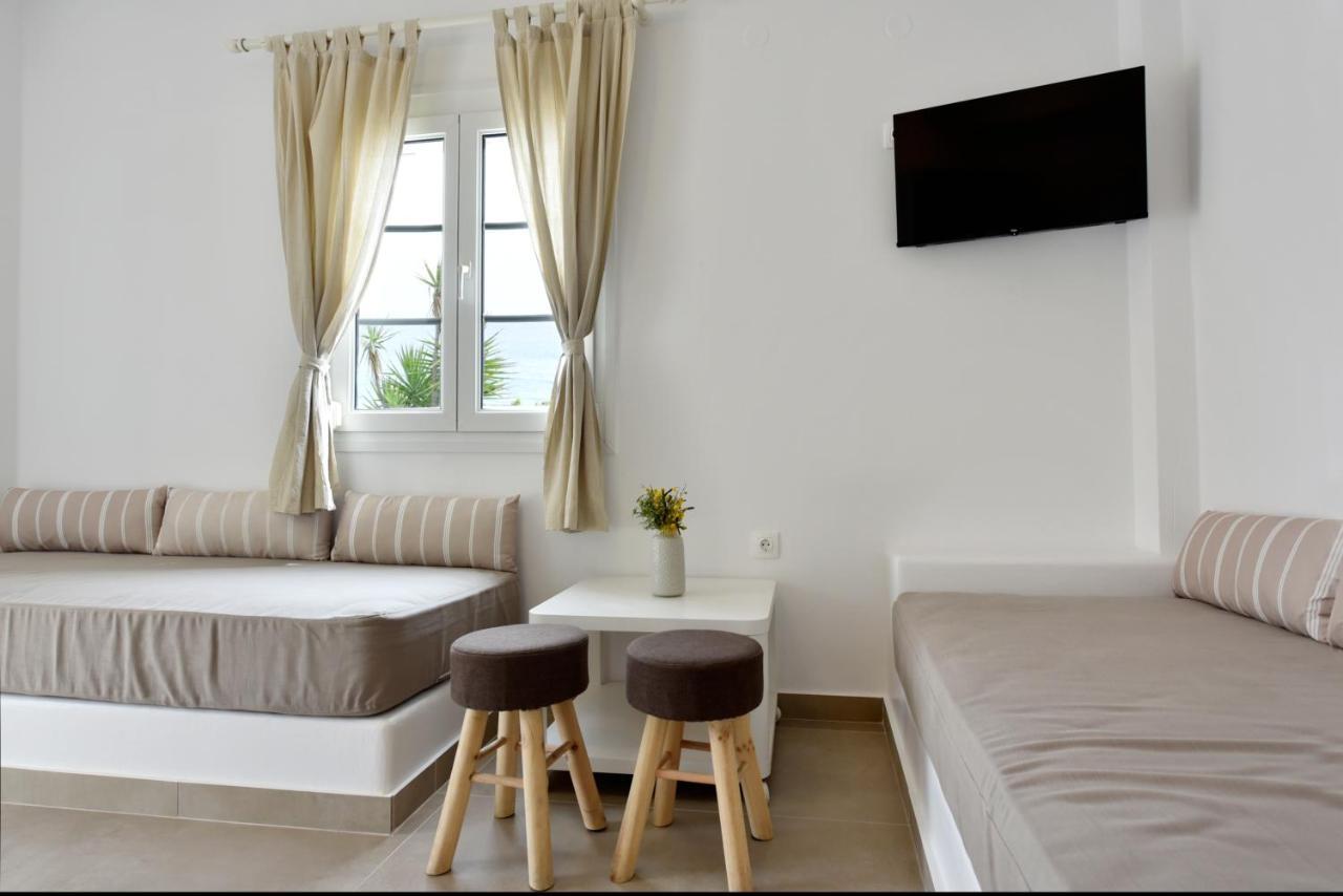 Giourgas Studios & Apartments Provatas Esterno foto