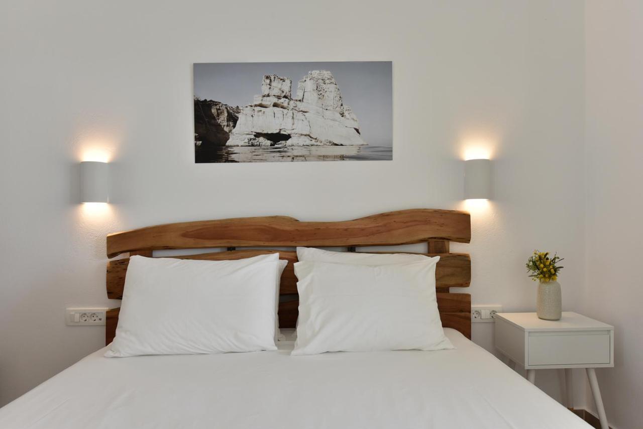 Giourgas Studios & Apartments Provatas Esterno foto