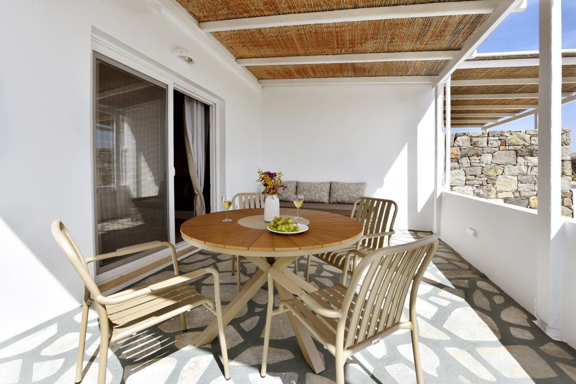 Giourgas Studios & Apartments Provatas Esterno foto