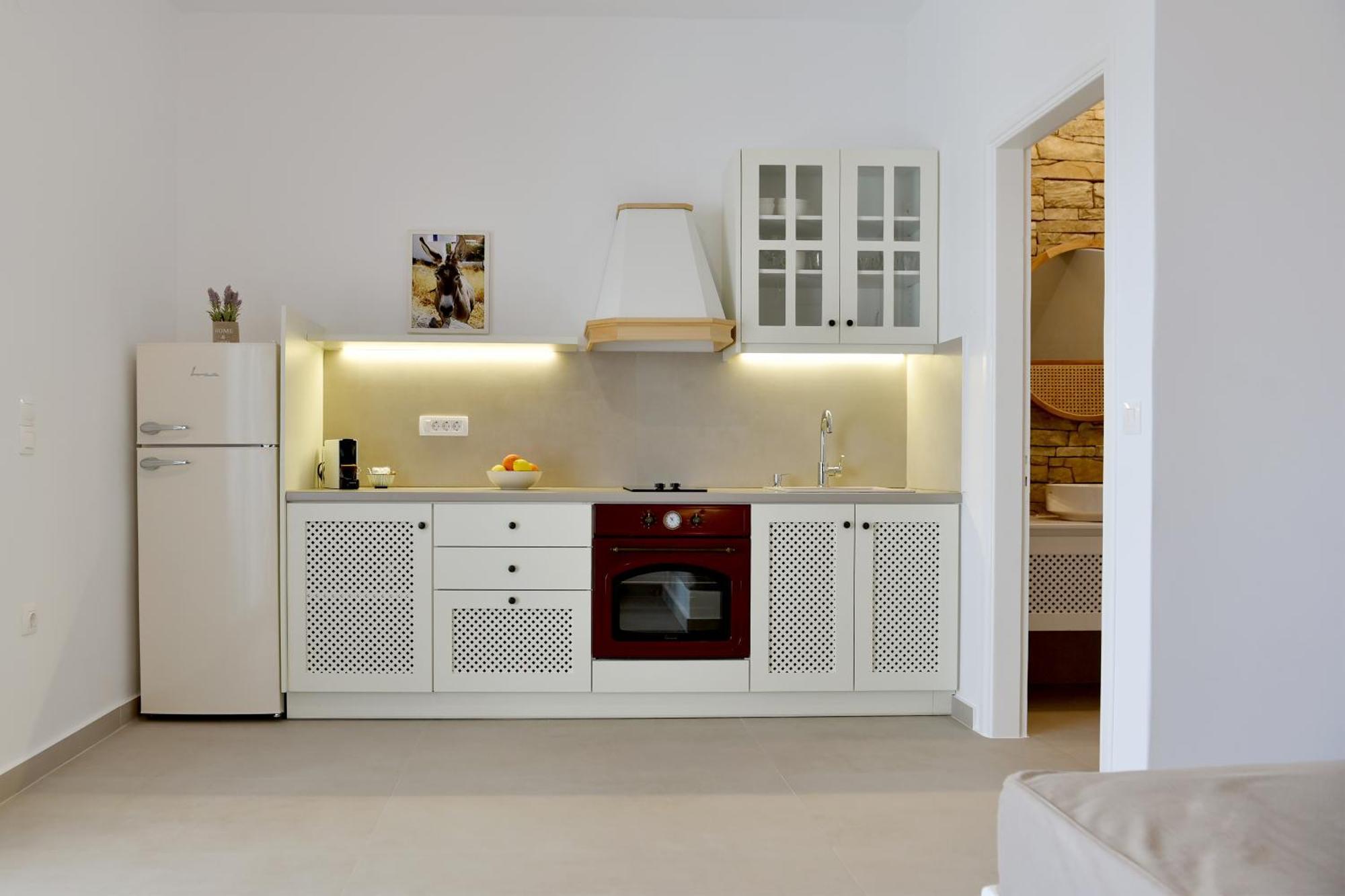 Giourgas Studios & Apartments Provatas Esterno foto