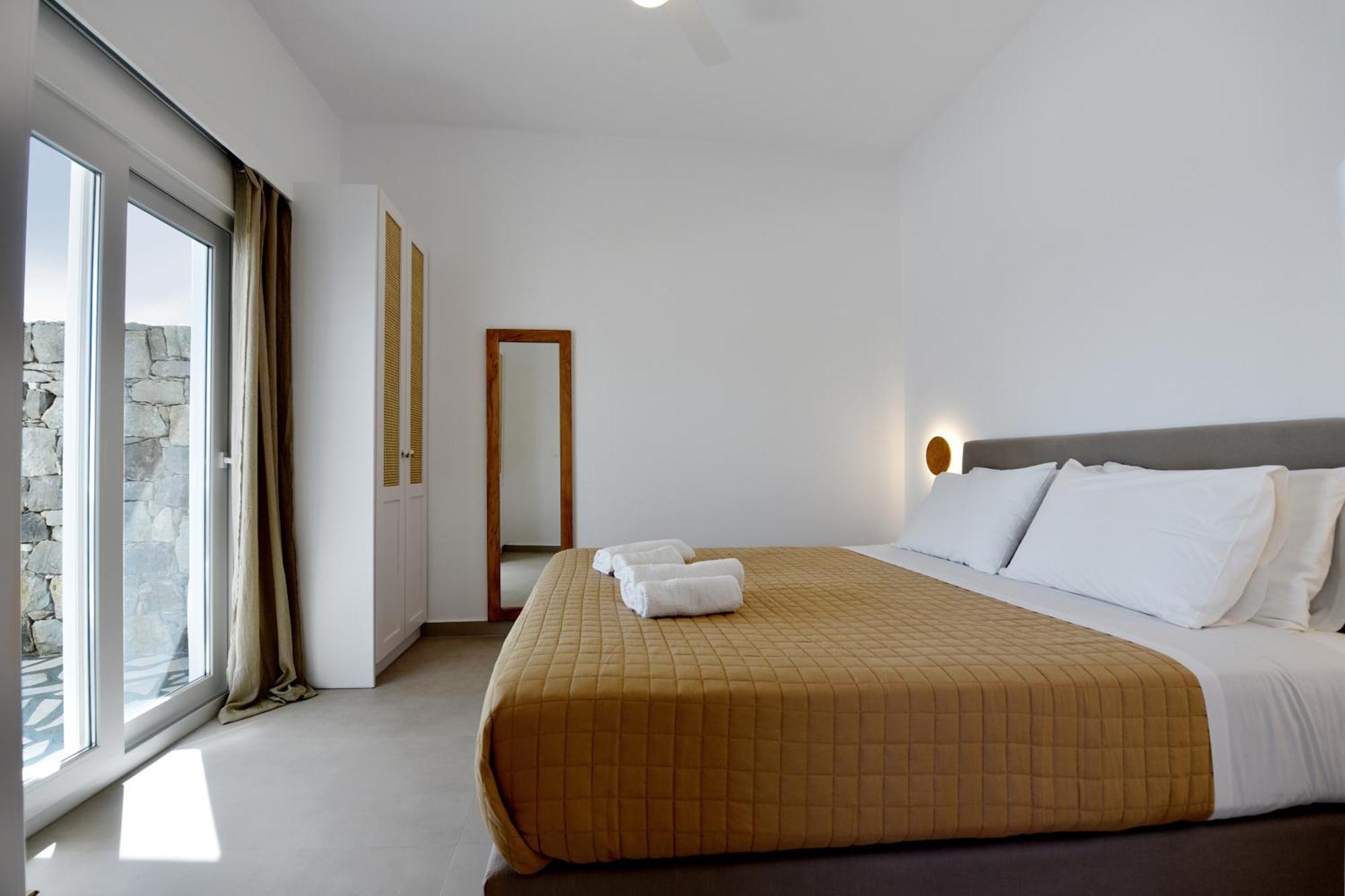Giourgas Studios & Apartments Provatas Esterno foto